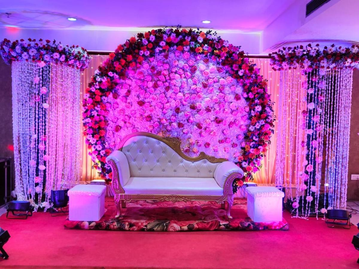 גורקפור Hotel Pradeep Palace מראה חיצוני תמונה
