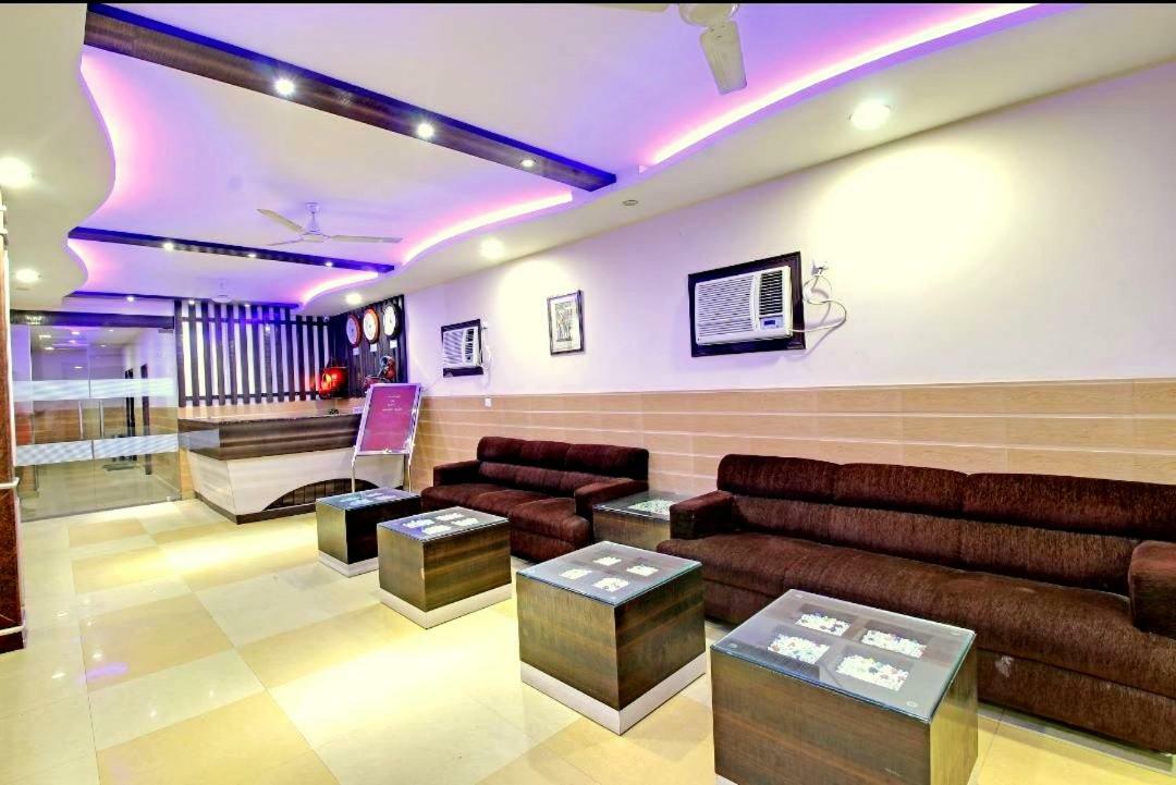 גורקפור Hotel Pradeep Palace מראה חיצוני תמונה